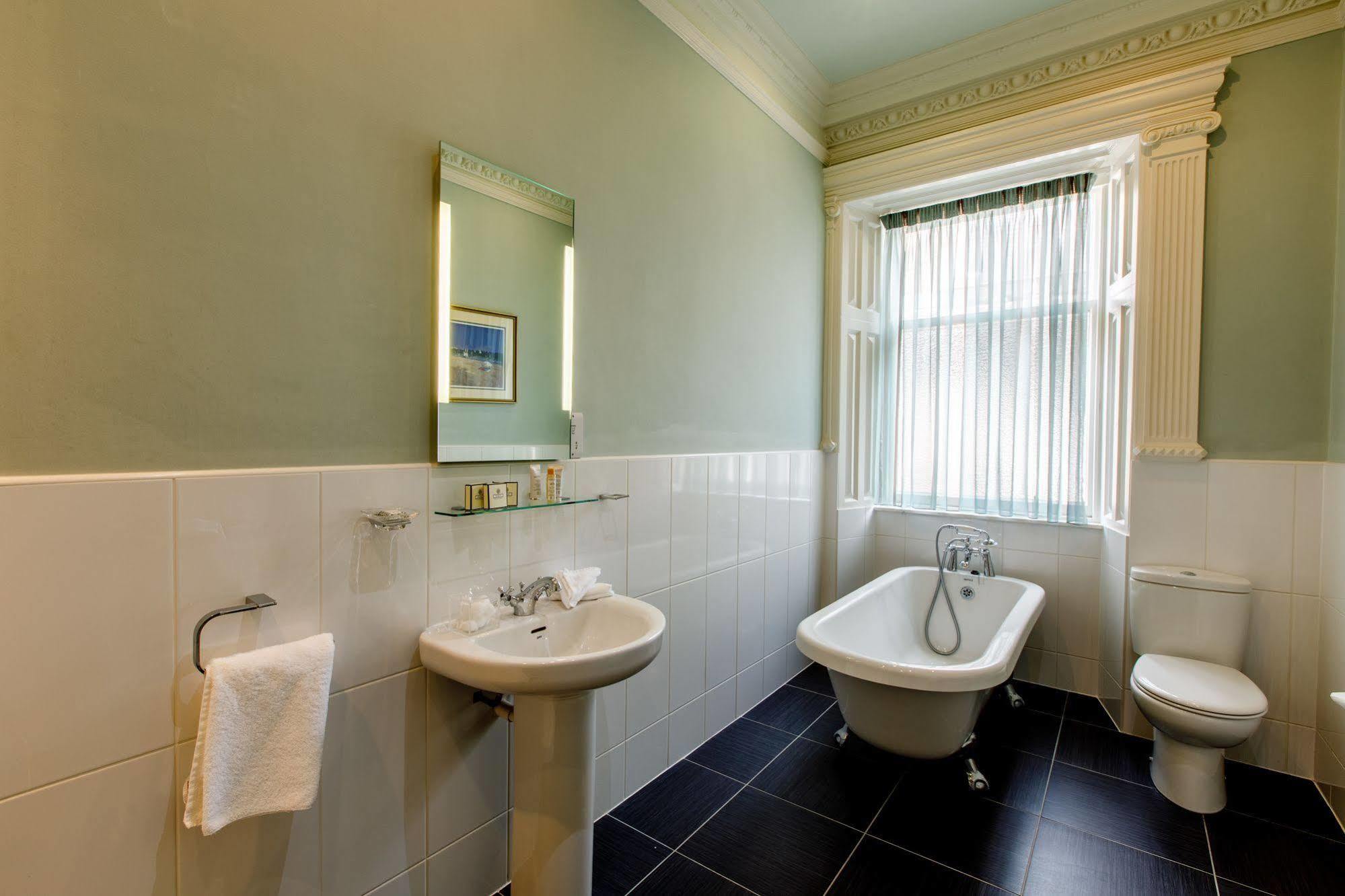Tor-Na-Coille Hotel Banchory Esterno foto